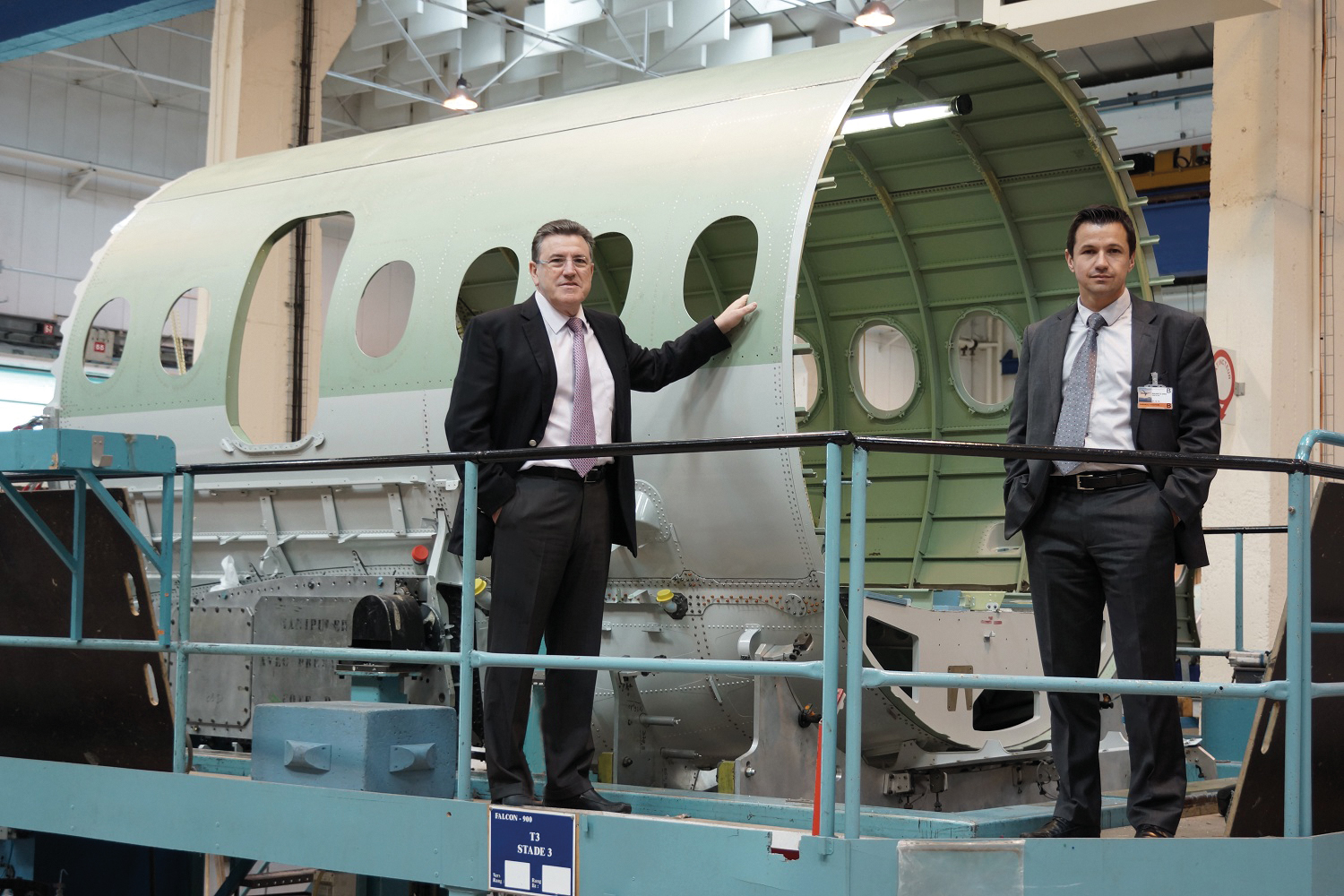 Messieurs CHARRITTON ET LES TRONCONS FABRIQUES POUR DASSAULT AVIATION