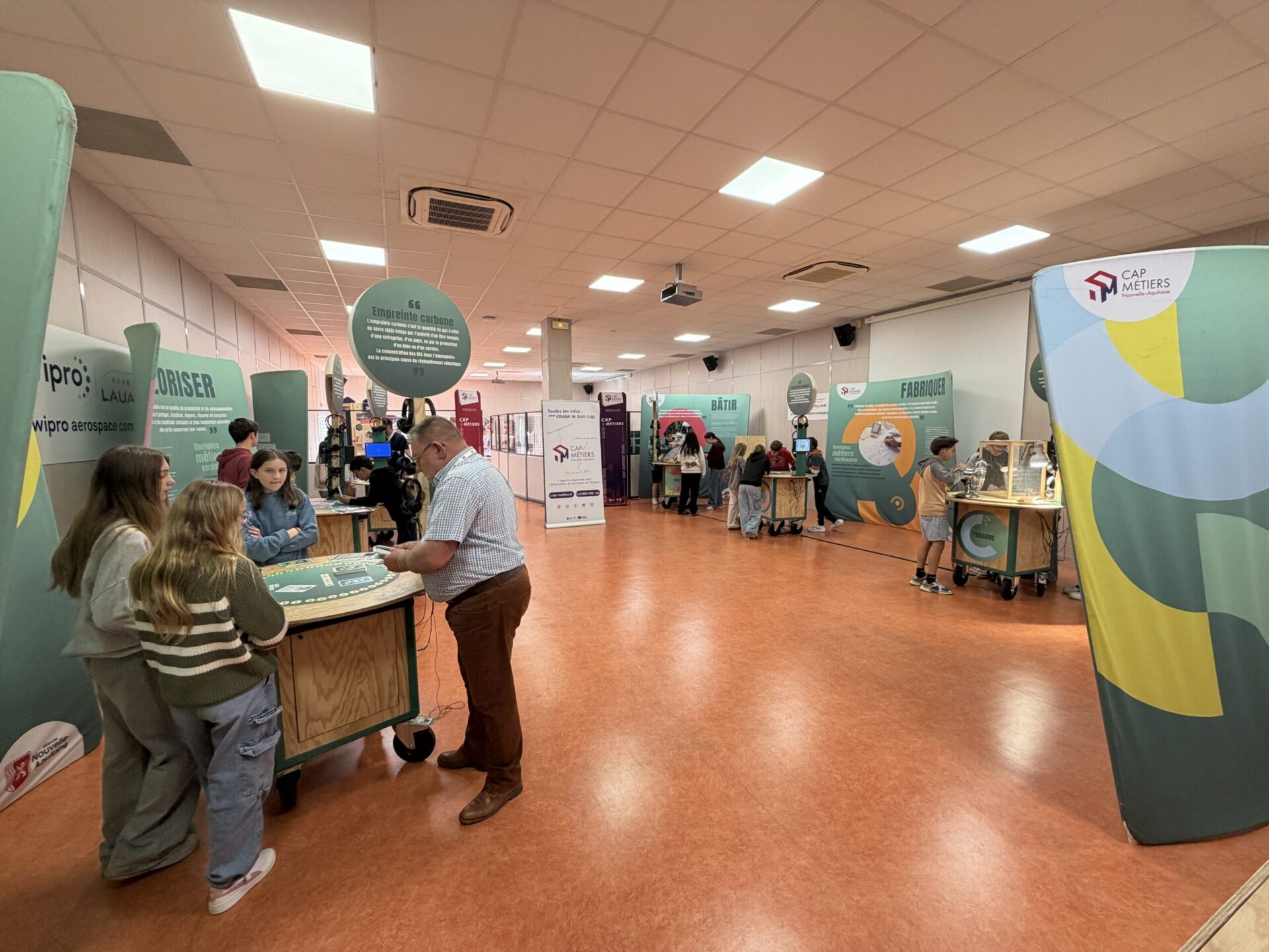 Le CAP MÉTIERS TOUR fait étape chez WIPRO LAUAK à Hasparren, du 20 au 24 avril