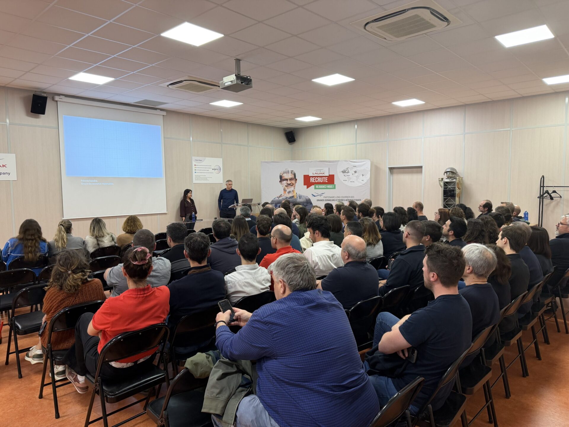 Townhall : Wipro à la rencontre des salariés du Groupe LAUAK